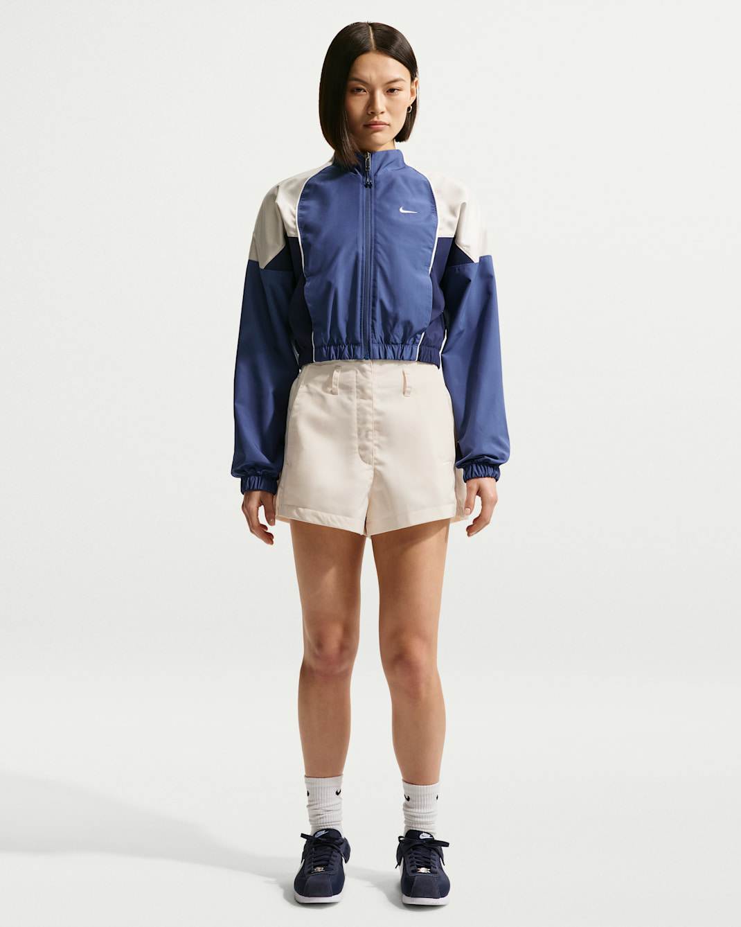 나이키 스포츠웨어 여성 하이웨이스트 새틴 핫 쇼츠 - 초크/초크