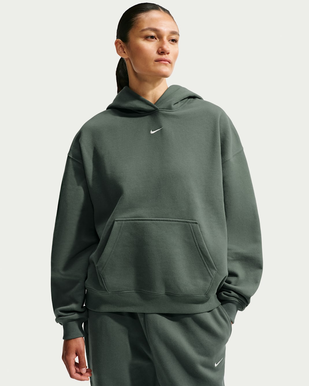 Sudadera con gorro sin cierre oversized para mujer Nike Studio Fleece Medium Weight - Verde camuflaje/Vela