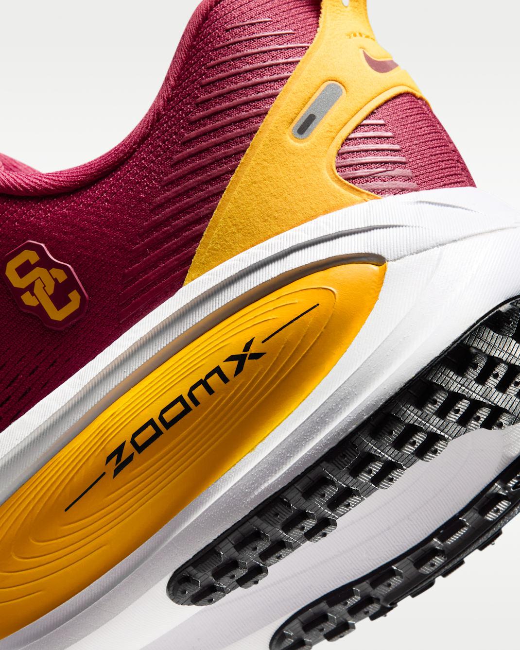 Nike College Vomero 18 (USC) Men's Road Running Shoes
