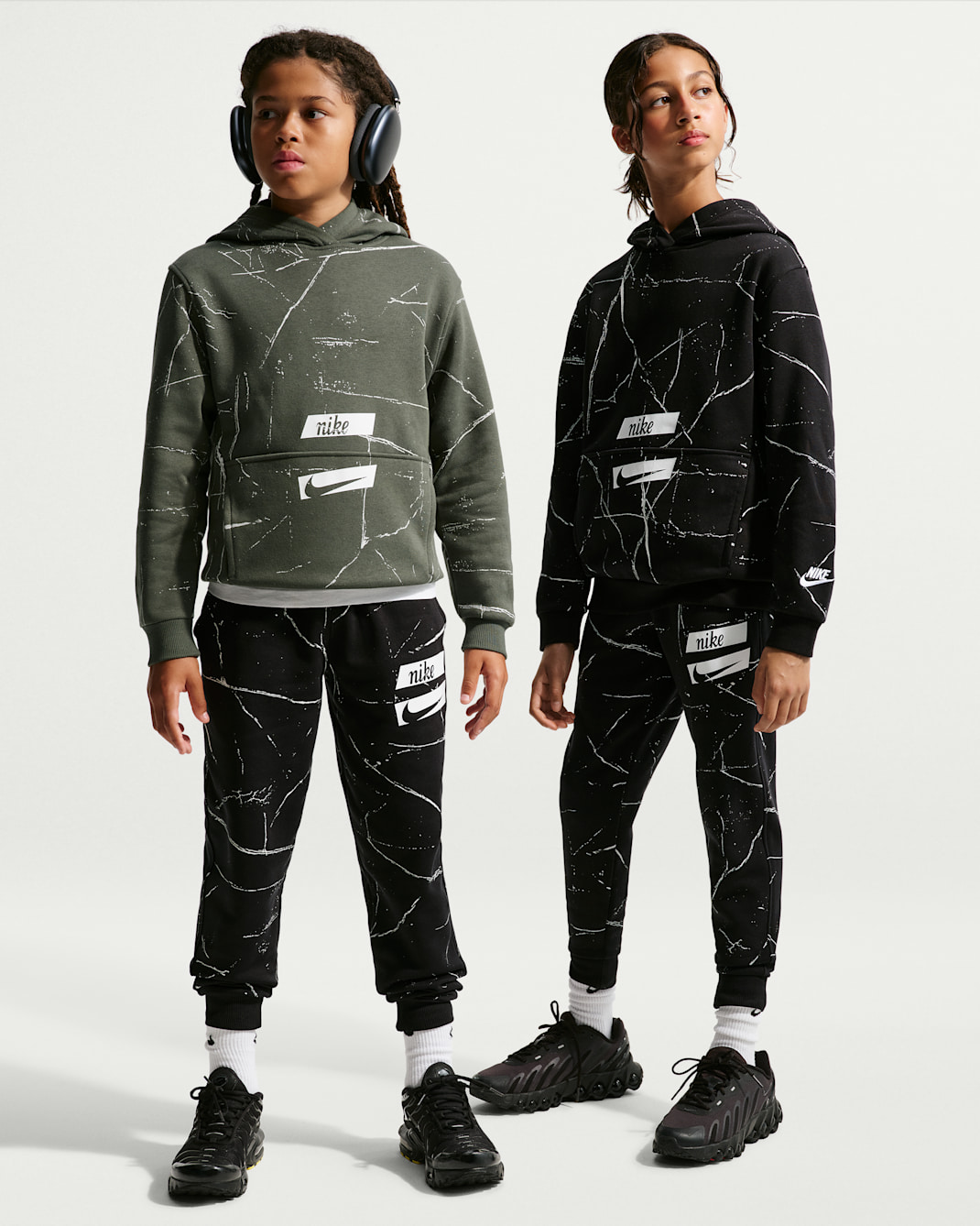 Nike Sportswear Club Big Kids' Pants - Black/White