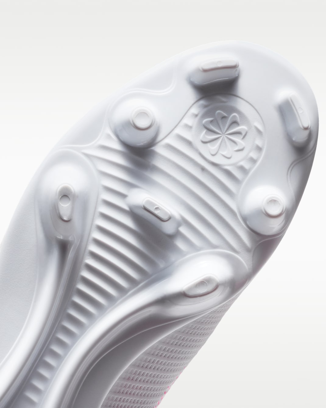 Nike Jr. Mercurial Vapor 17 Club Big Kids' Multi-Ground Low-Top Soccer Cleats