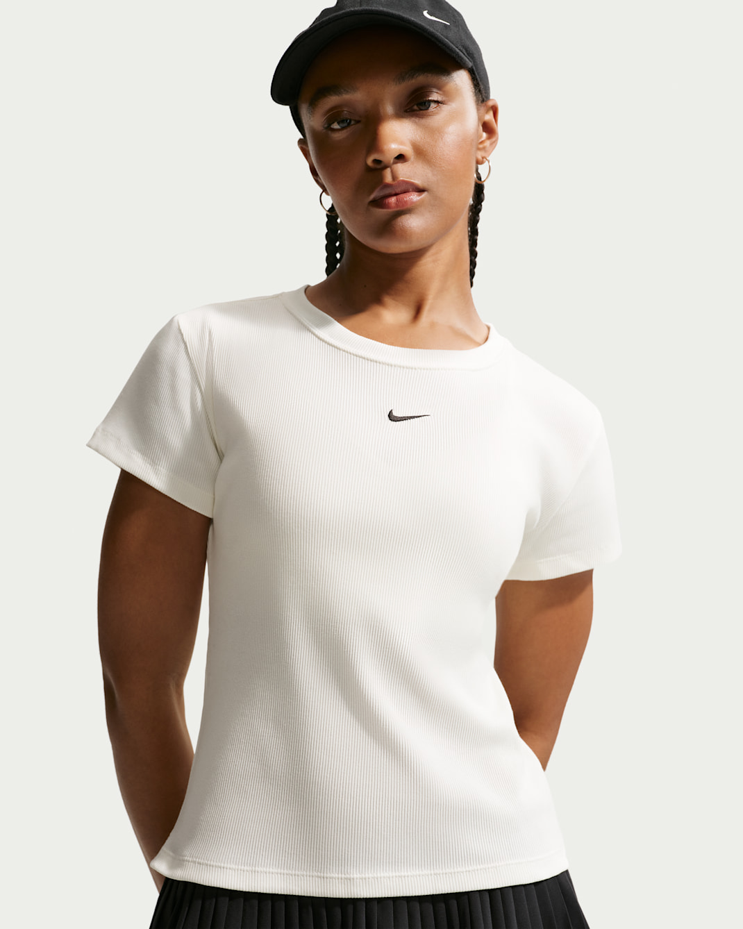 Playera de manga corta de tela de canalé ajustada para mujer Nike Sportswear - Vela