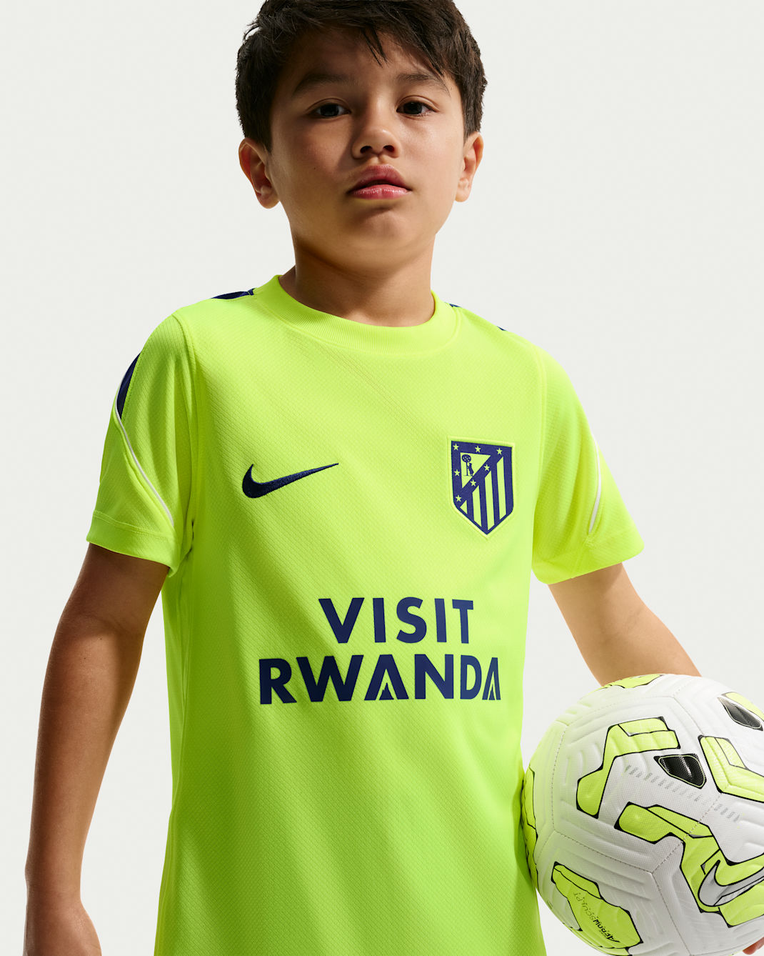 Atlético Madrid Strike Big Kids' Nike Soccer Dri-FIT Short-Sleeve Top