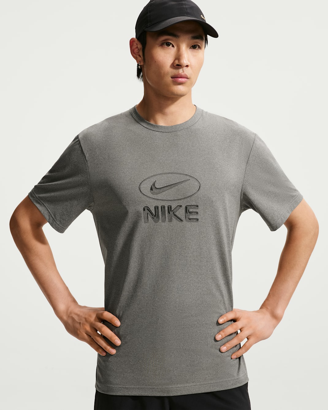 ナイキ ハイバース メンズ Dri-FIT UV プロテクション トレーニング Tシャツ - スモークグレー/ヘザー/ブラック