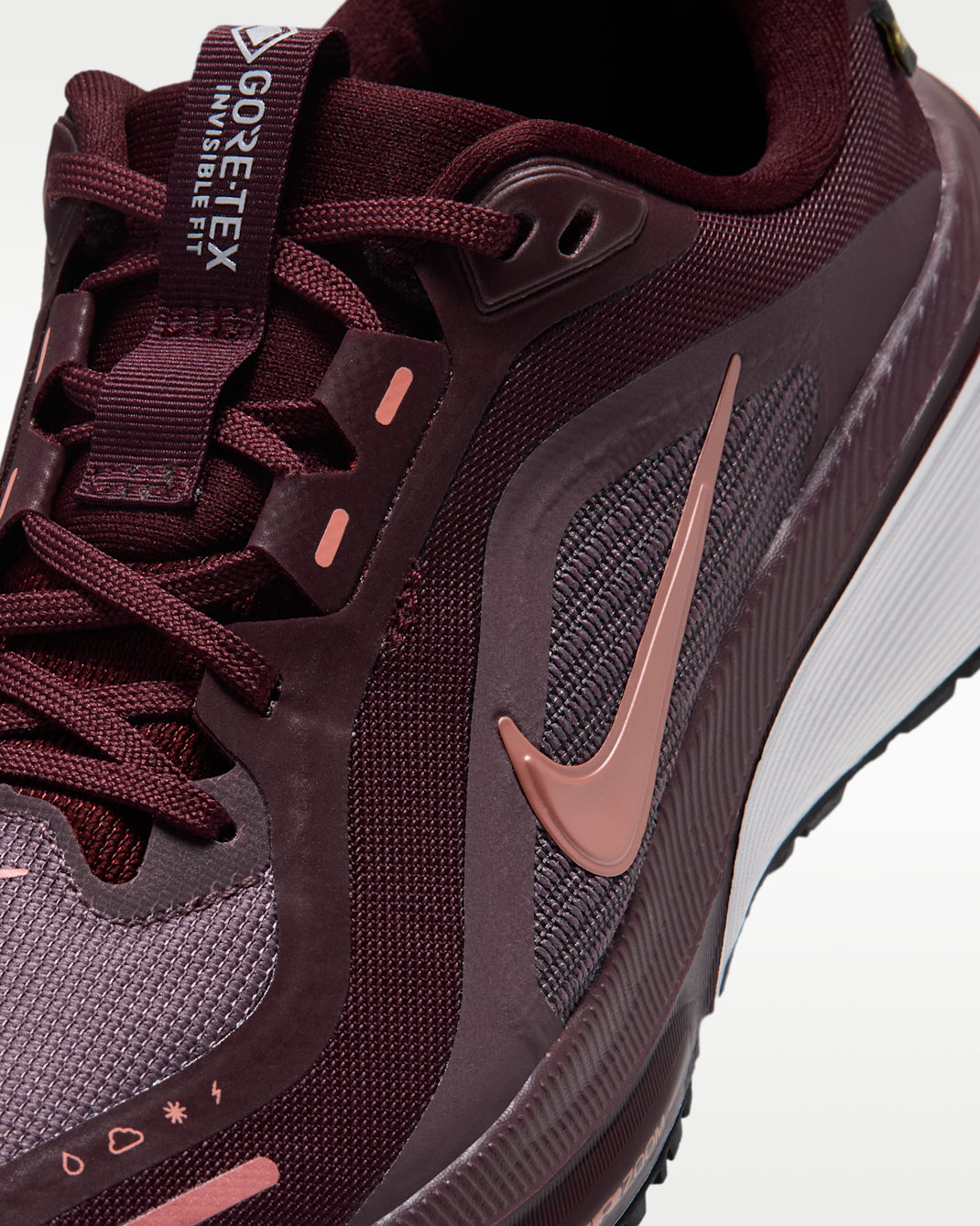 Nike Pegasus 42 GORE-TEX Big Kids' Waterproof Road Running Shoes