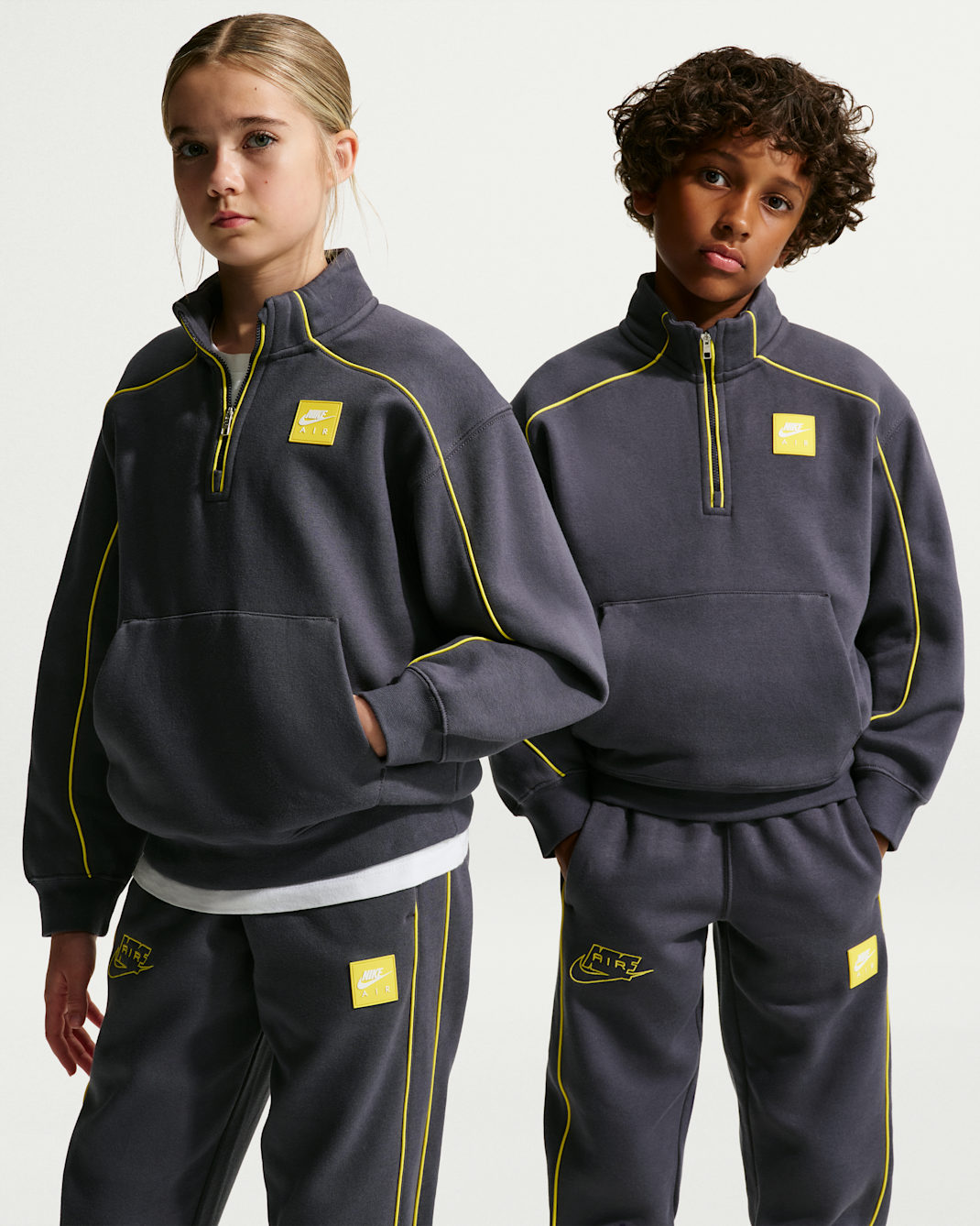 Nike Air Older Kids' Quarter-Zip Top - Gridiron/Opti Yellow/Opti Yellow