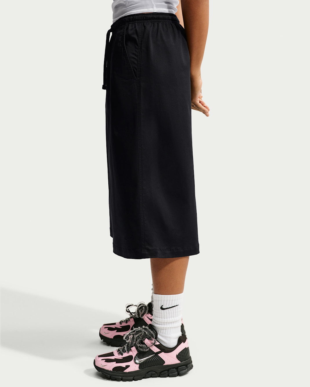 Nike Sportswear Women's Oversized Mid-Rise Parachute Shorts