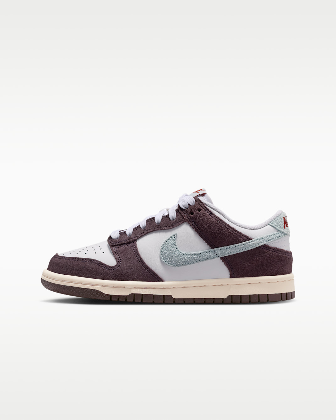 Nike Dunk Low SE Genç Çocuk Ayakkabısı - Beyaz/Burgundy Ash/Team Crimson/Glacier Blue