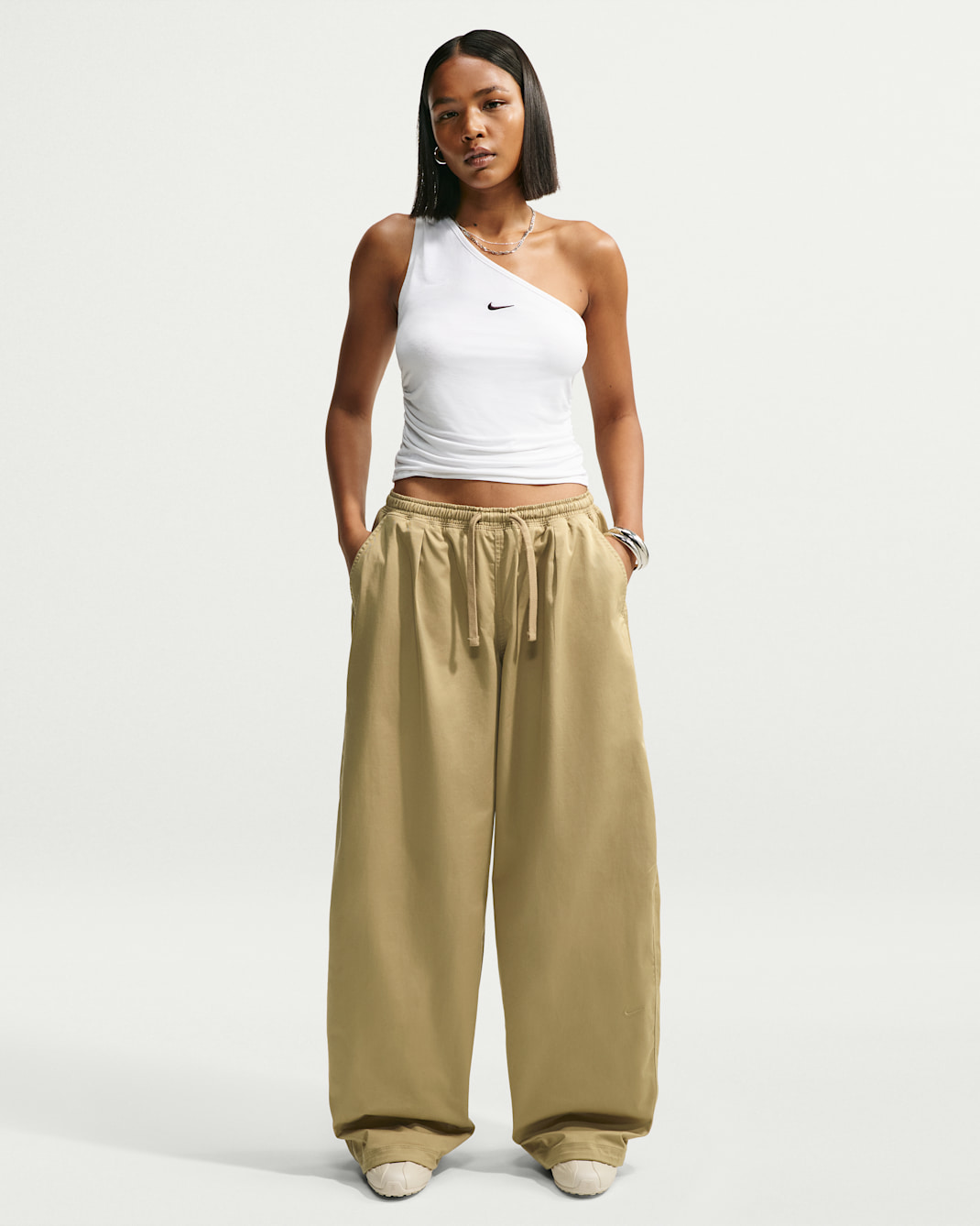 Nike Sportswear Women's Oversized Low-Rise Utility Trousers - Parachute Beige/Parachute Beige
