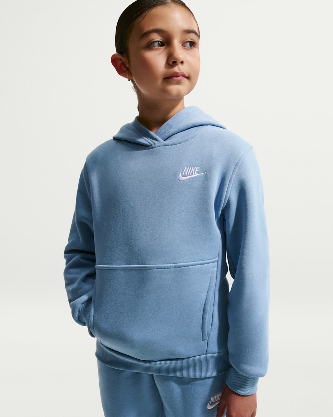 Nike Sportswear Club Fleece Older Kids' Pullover Hoodie - Work Blue/White