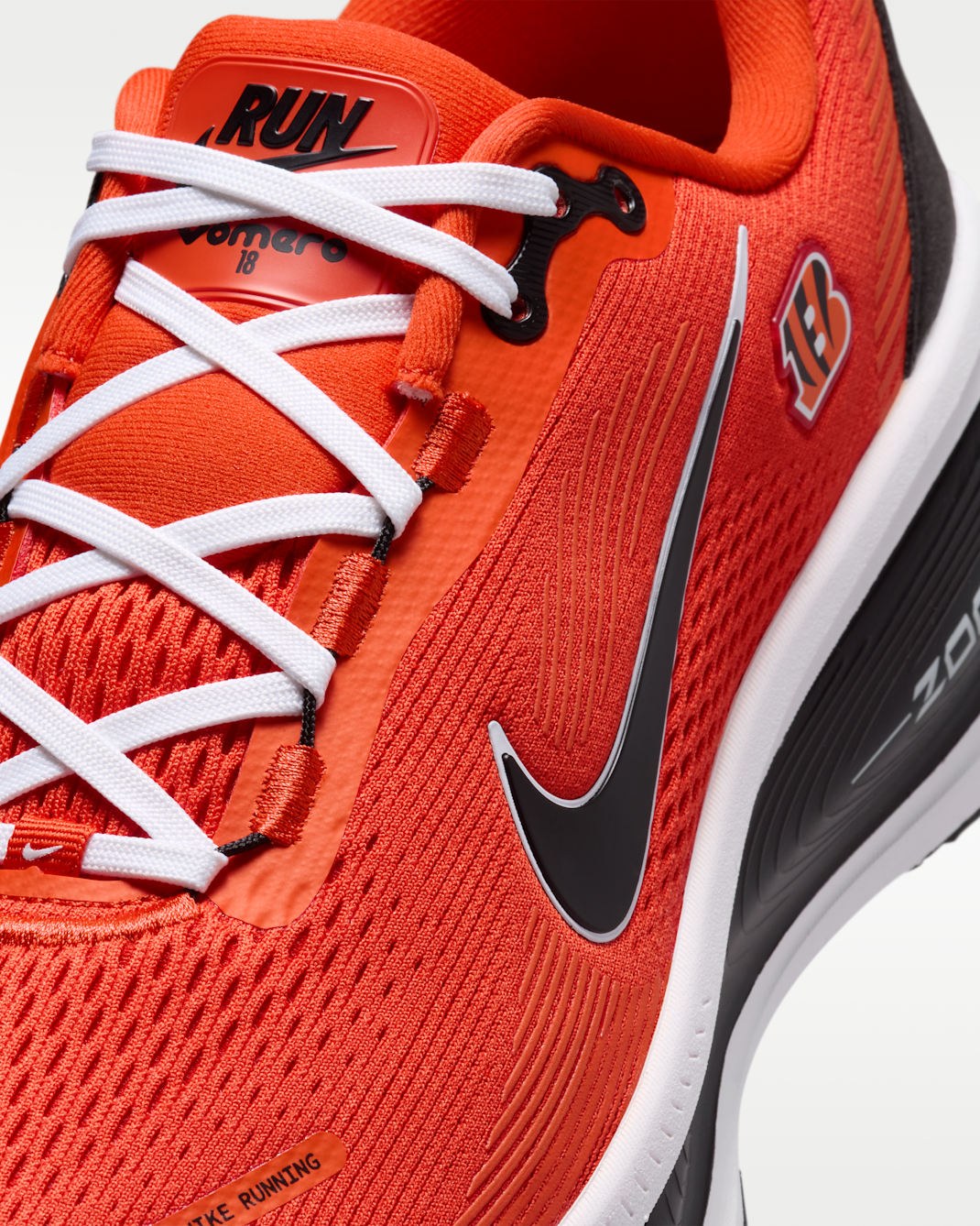 Nike Vomero 18 (Cincinnati Bengals) Men's NFL Road Running Shoes
