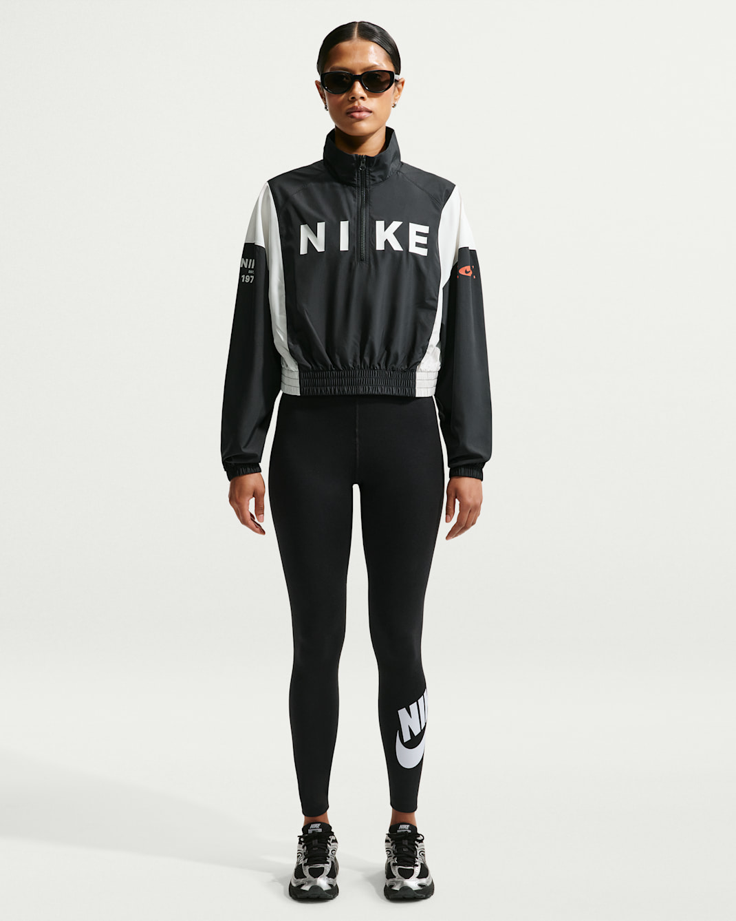 Nike Sportswear Classics Women's High-Waisted Graphic Leggings - Black/White