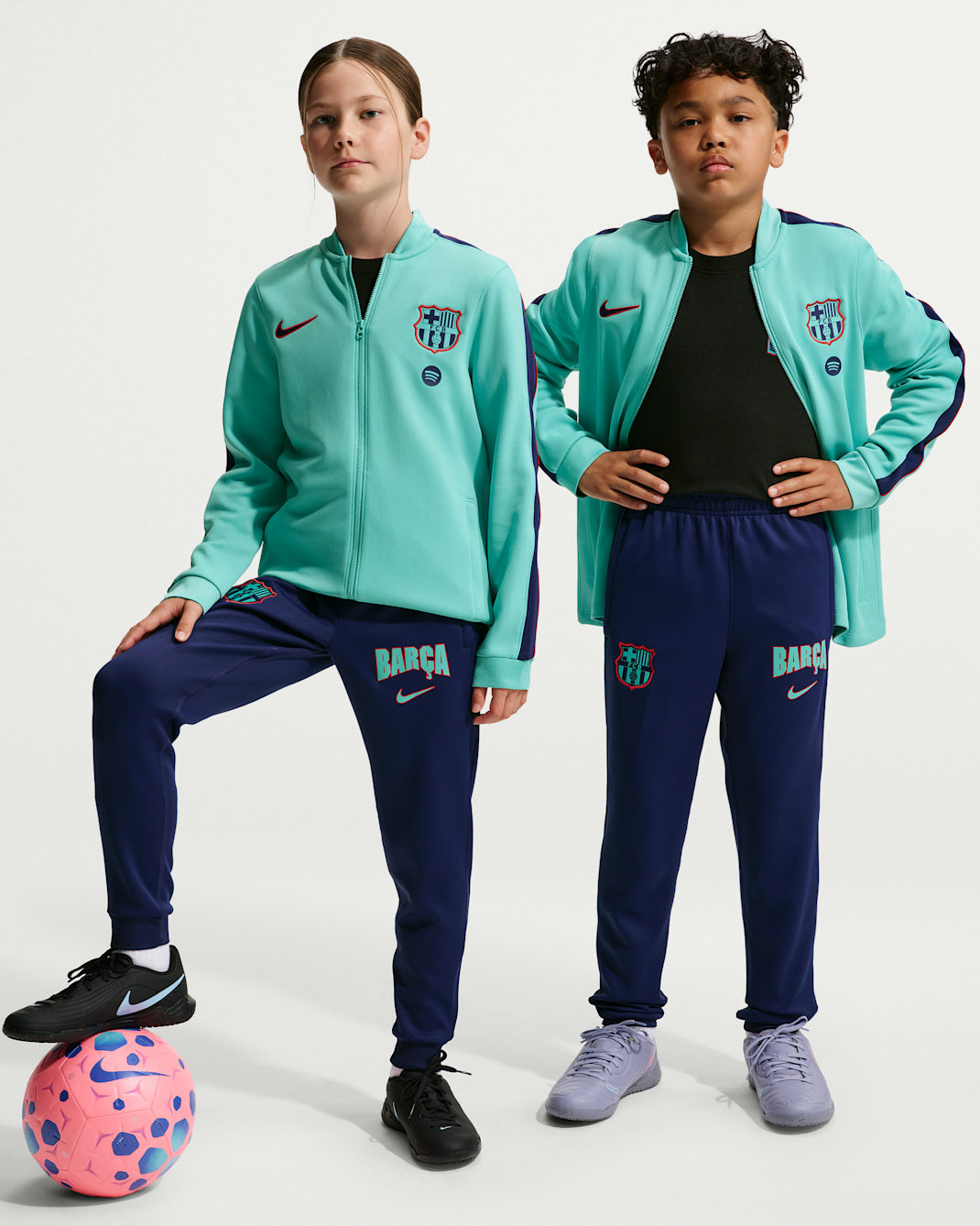 3e survêtement de foot en maille Nike Dri-FIT FC Barcelona Strike pour ado - Green Frost/Loyal Blue/Gym Red/Loyal Blue