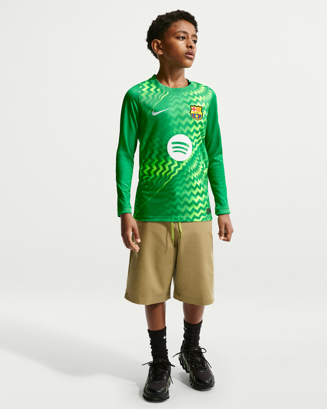 FC Barcelona 2026/27 Stadium Goalkeeper Big Kids' Nike Dri-FIT Soccer Replica Jersey