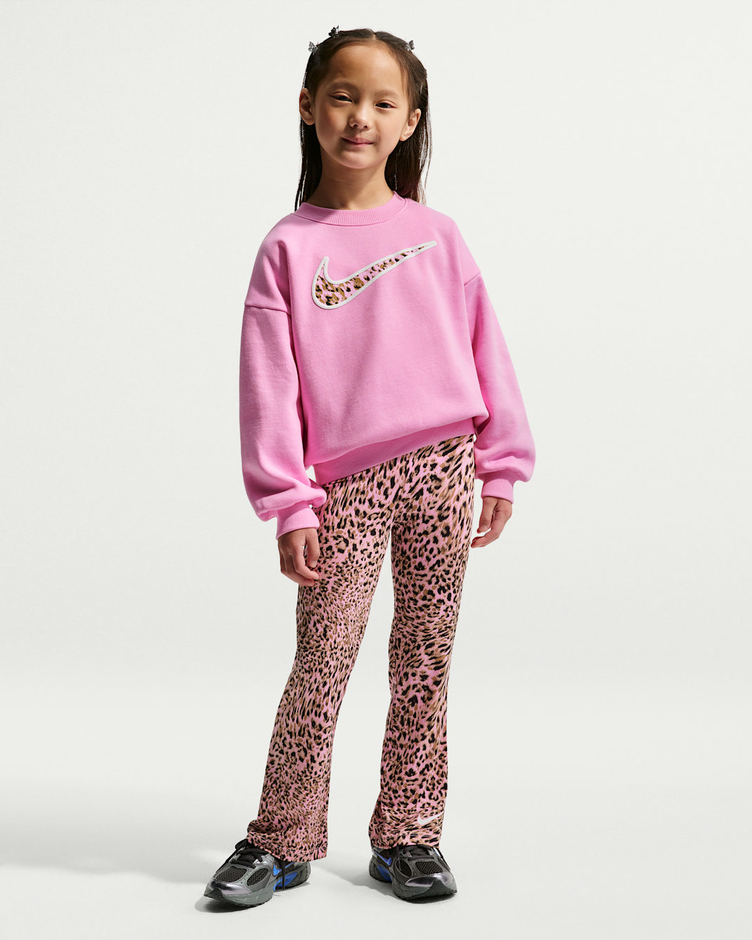 Nike Set aus Rundhalsshirt und bedruckten Leggings für jüngere Kinder - Pink Rise