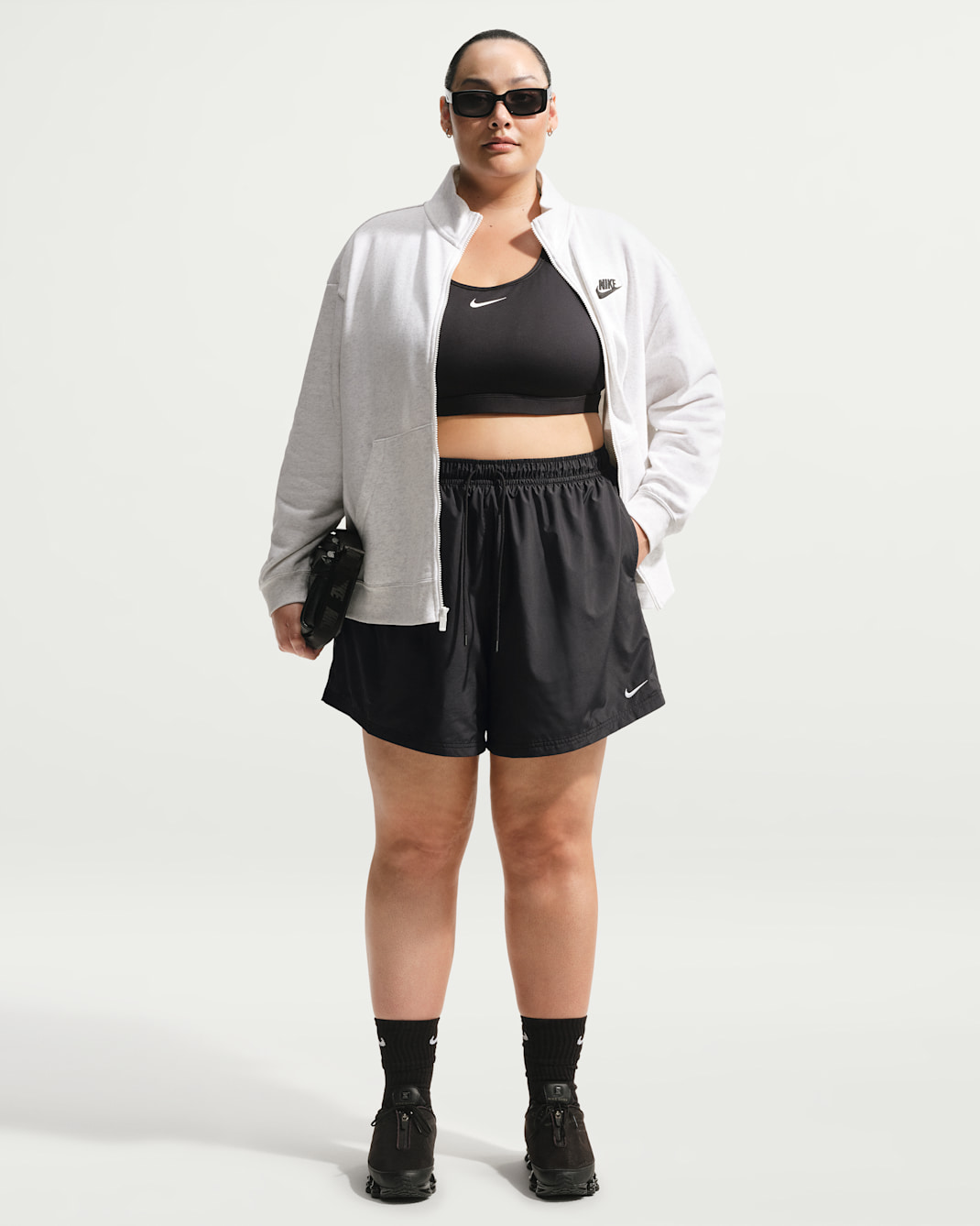 Nike Sportswear Classic Wovens Women's Mid-Rise 5" Shorts (Plus Size) - Black/White