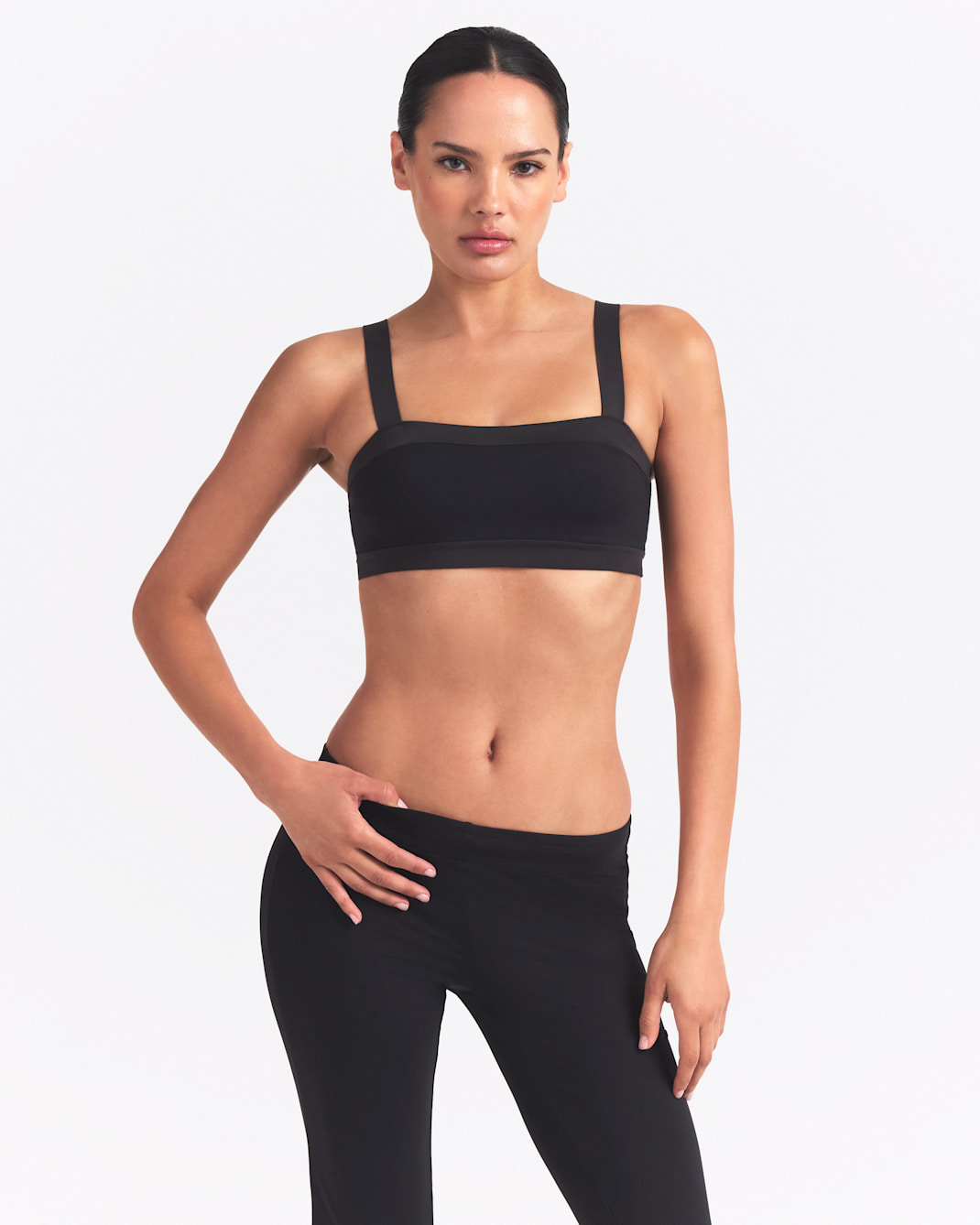 NikeSKIMS Matte Shine Mix Women's Straight-Neck Bra - NSKM OBSIDIAN/NSKM IGNEOUS