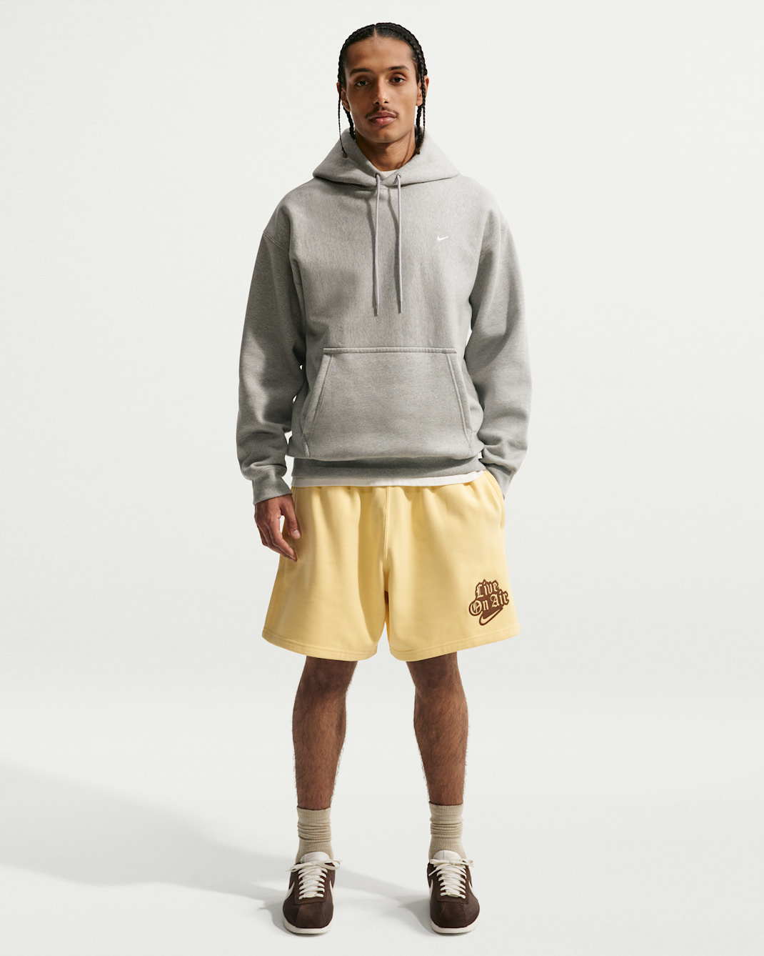 Nike Solo Swoosh Fleece-Shorts für Herren - Soft Yellow