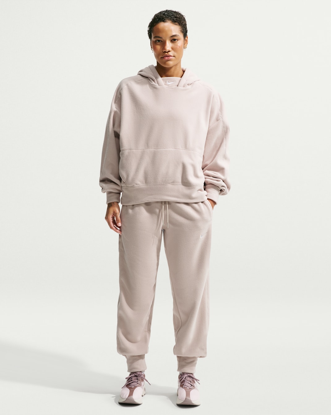 Nike One Women's Therma-FIT Mid-Rise Fleece Joggers - Cream II/White