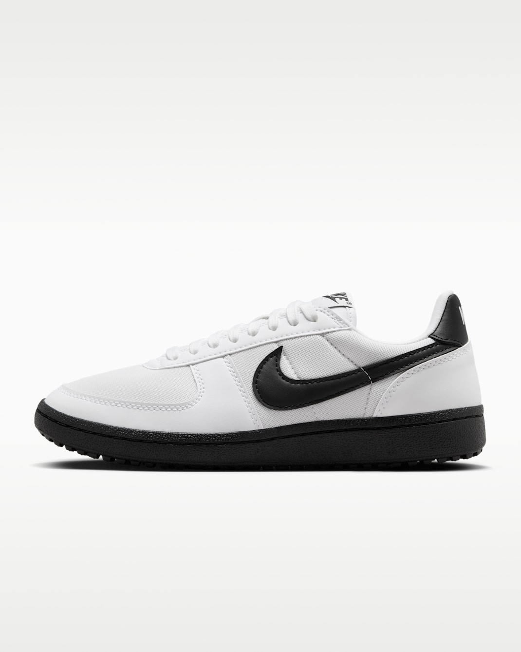 Chaussure Nike Field General pour femme - Blanc/Metallic Silver/Noir