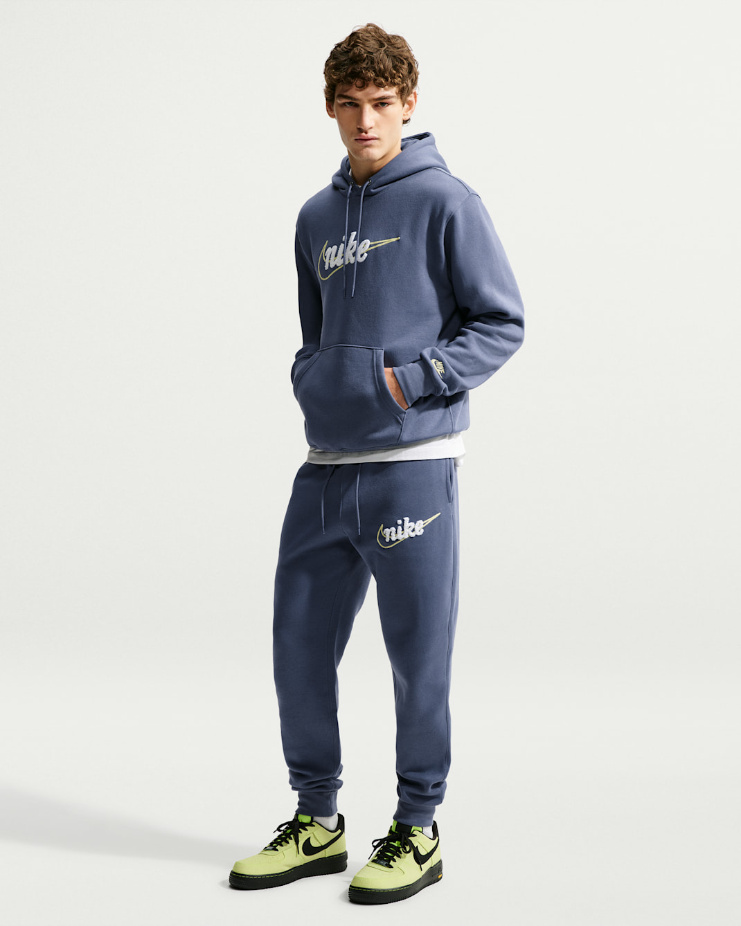 Nike Sportswear Club Men's Fleece Joggers - Diffused Blue/Diffused Blue/Fennel
