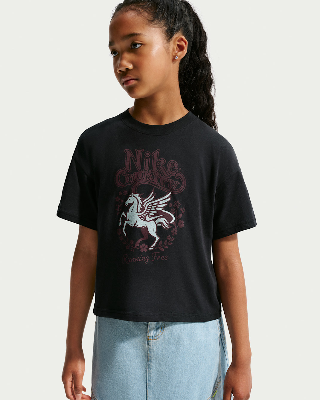 Nike Sportswear Big Kids' (Girls') T-Shirt - Black
