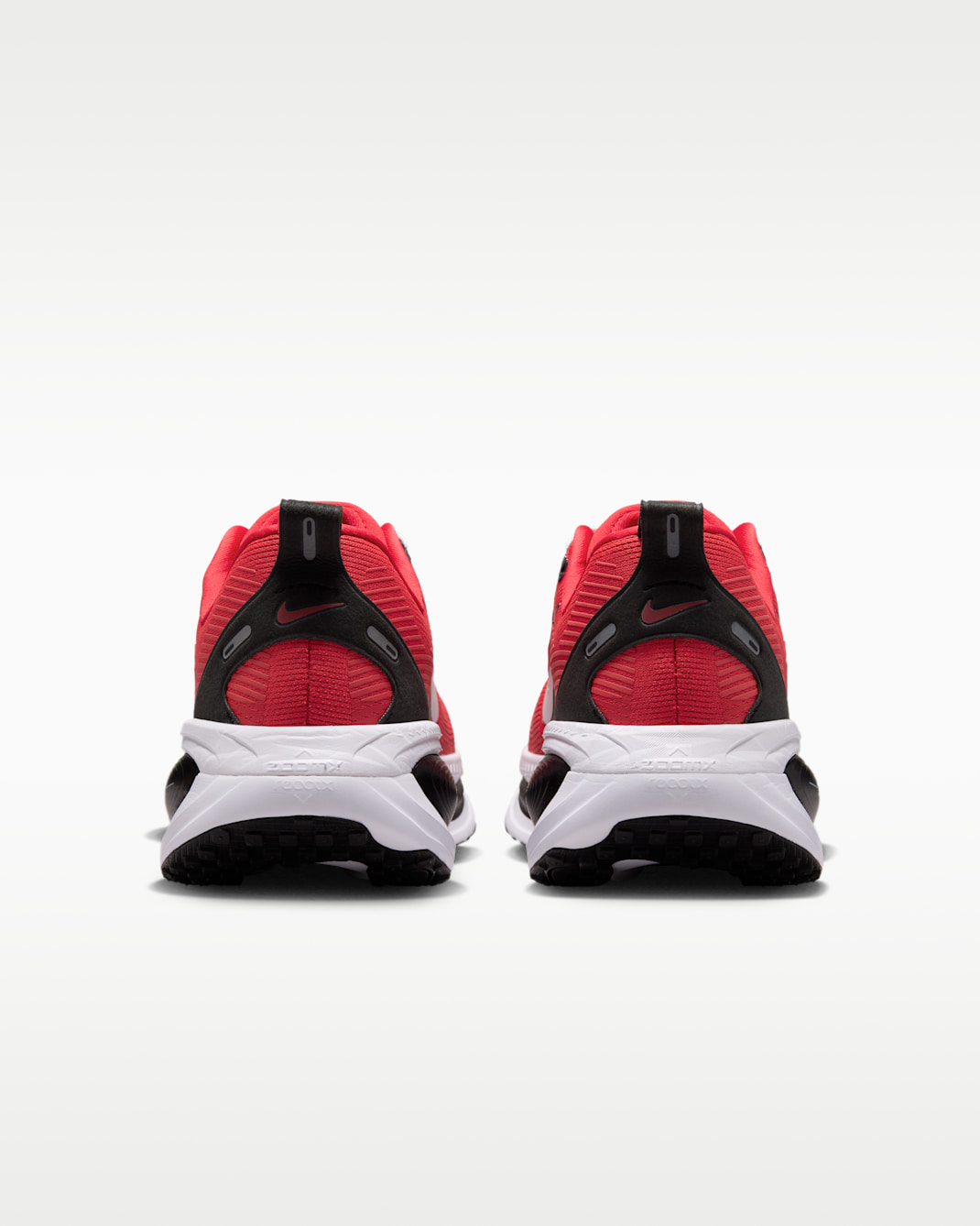 Nike College Vomero 18 (Ohio State) Men's Road Running Shoes