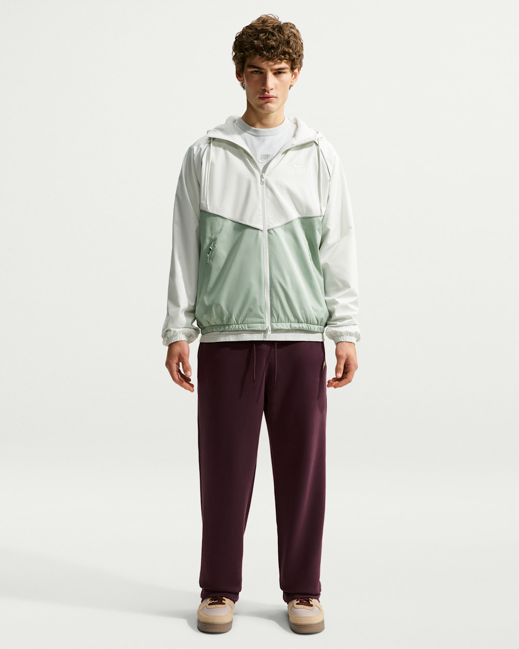 Nike Club fleecebukse med åpen fald til herre - Burgundy Crush/Burgundy Crush/Metallic Gold