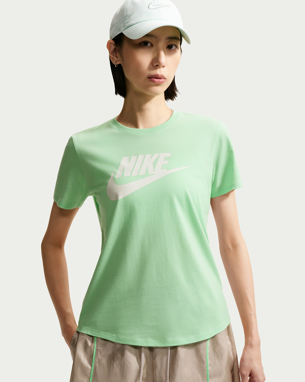 Nike Sportswear Essentials Women's Logo T-Shirt - Cucumber Calm
