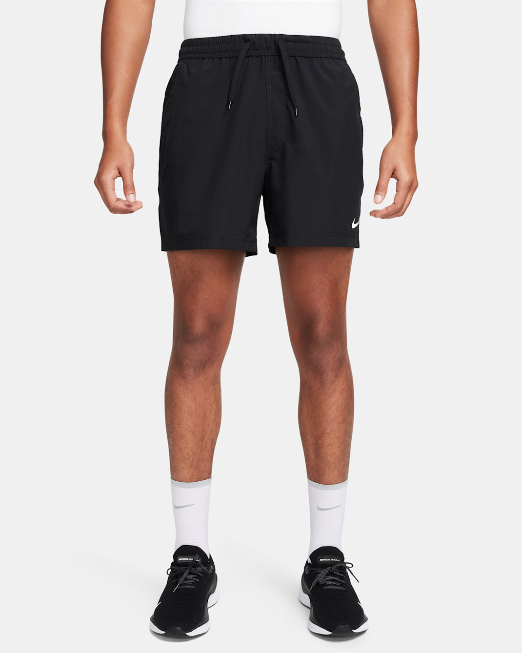 Shorts versátiles Dri-FIT de 13 cm sin forro para hombre Nike Form - Negro/Blanco