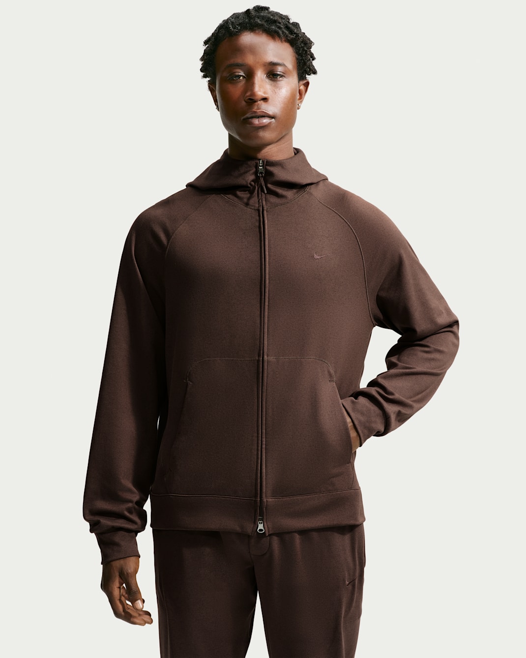 Nike Primary NanoKnit Dri-FIT Performance-hættetrøje med UV-beskyttelse og lynlås i fuld længde til mænd - Baroque Brown/Tar/Heather/Baroque Brown