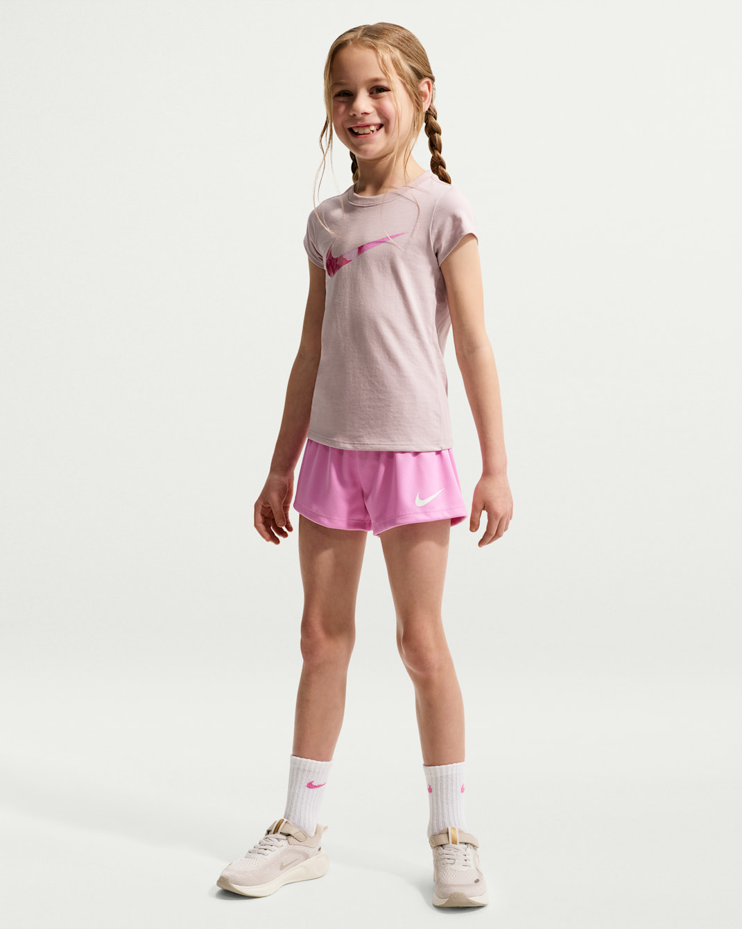 Conjunto de dos piezas con shorts de malla para niños talla pequeña Nike Move With Nature - Magenta claro