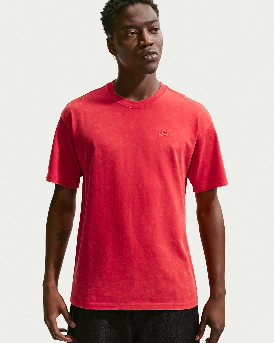 Nike Sportswear Men's Short-Sleeve T-Shirt - University Red/University Red