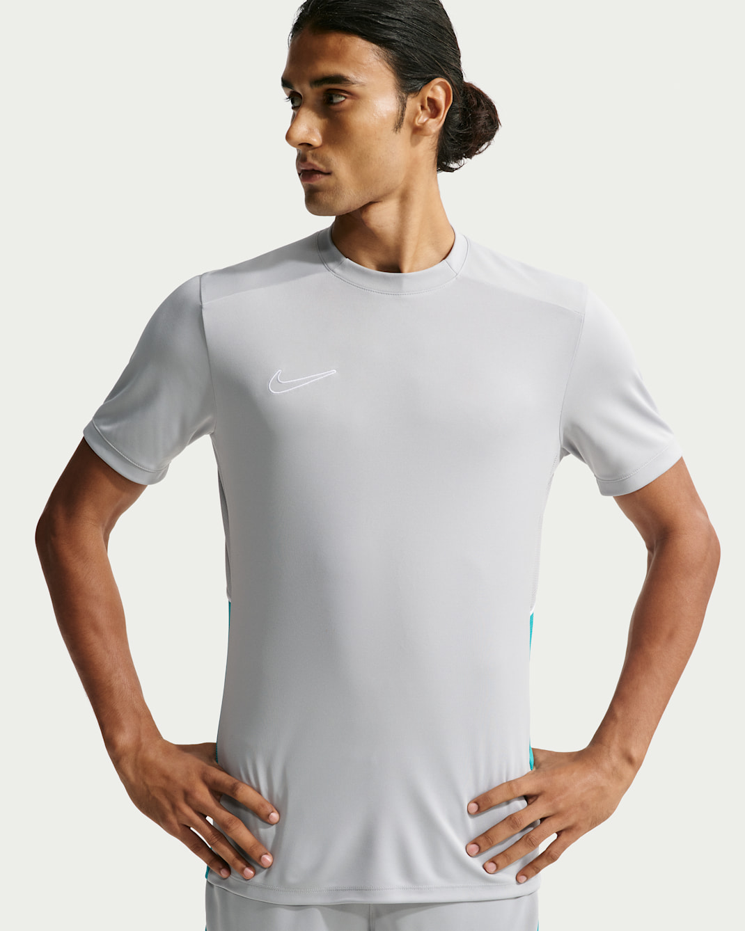 Kortärmad fotbollströja Nike Academy Dri-FIT för män - Wolf Grey/Wolf Grey/Energy/Vit
