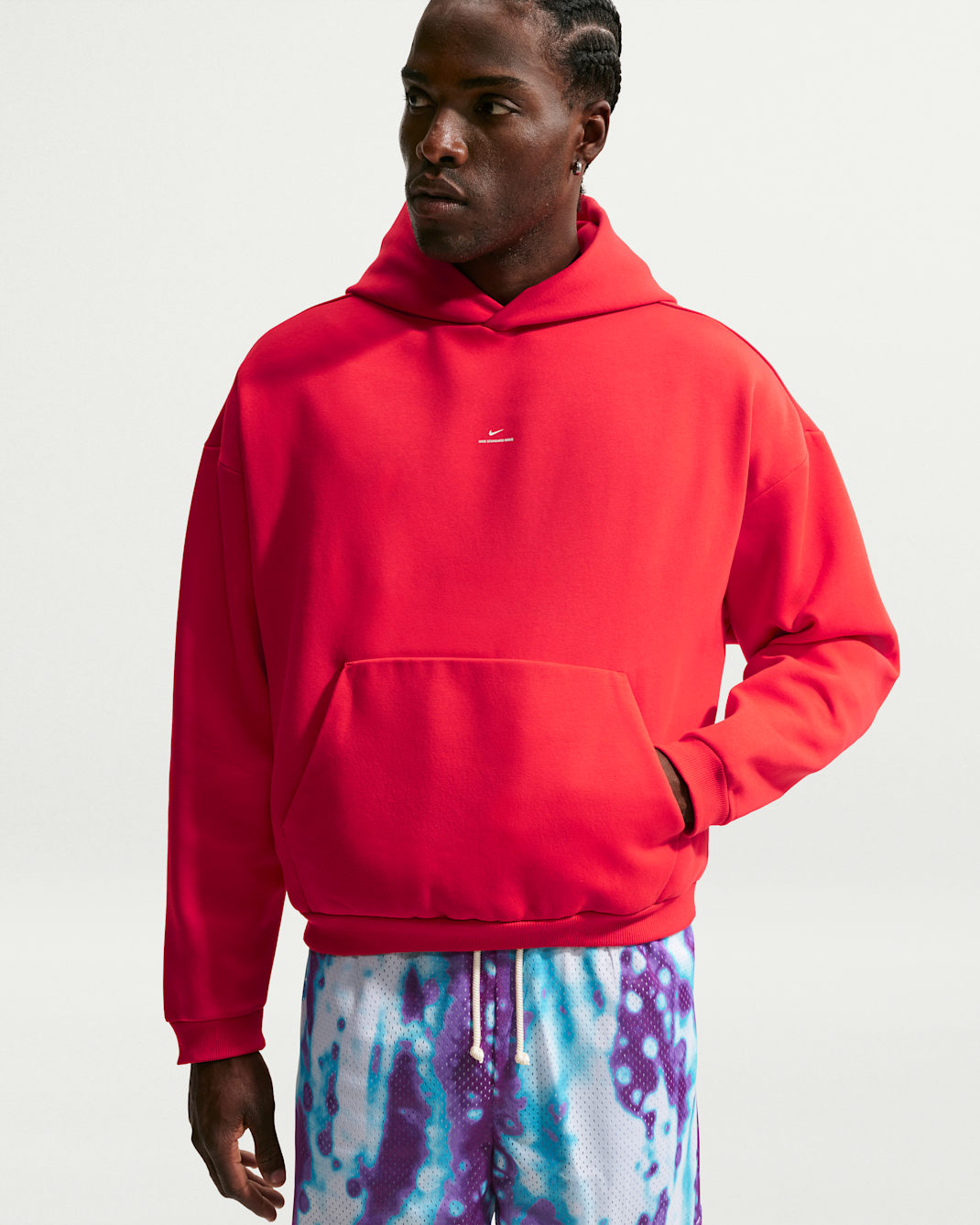 Nike Standard Issue Men's Therma-FIT Brushed Basketball Pullover Hoodie - University Red/Pale Ivory