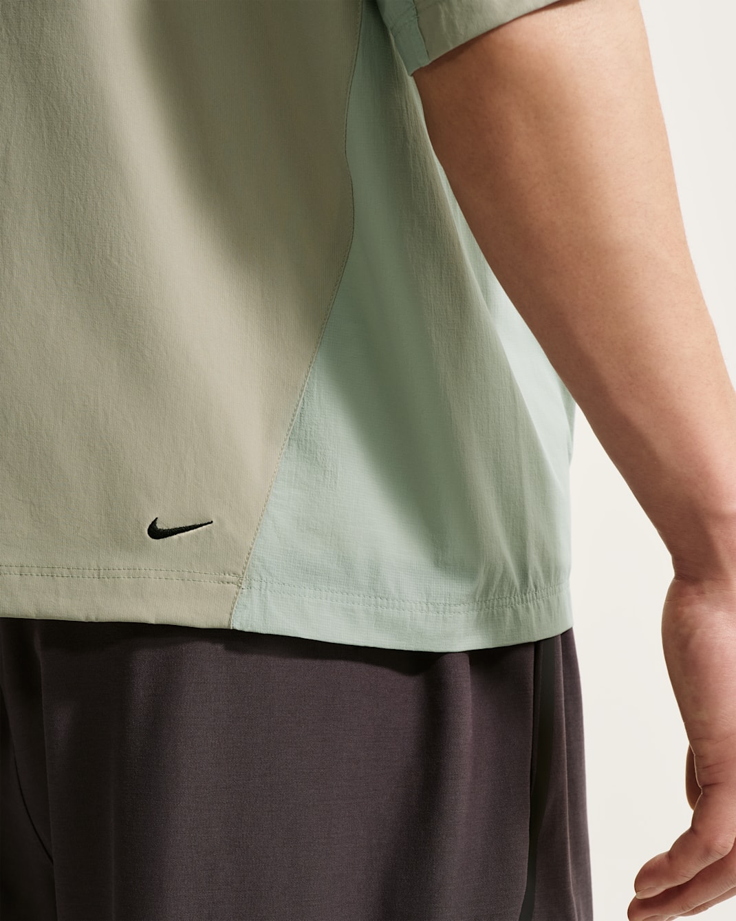 Nike Tech Helios Men's Dri-FIT Short-Sleeve Top