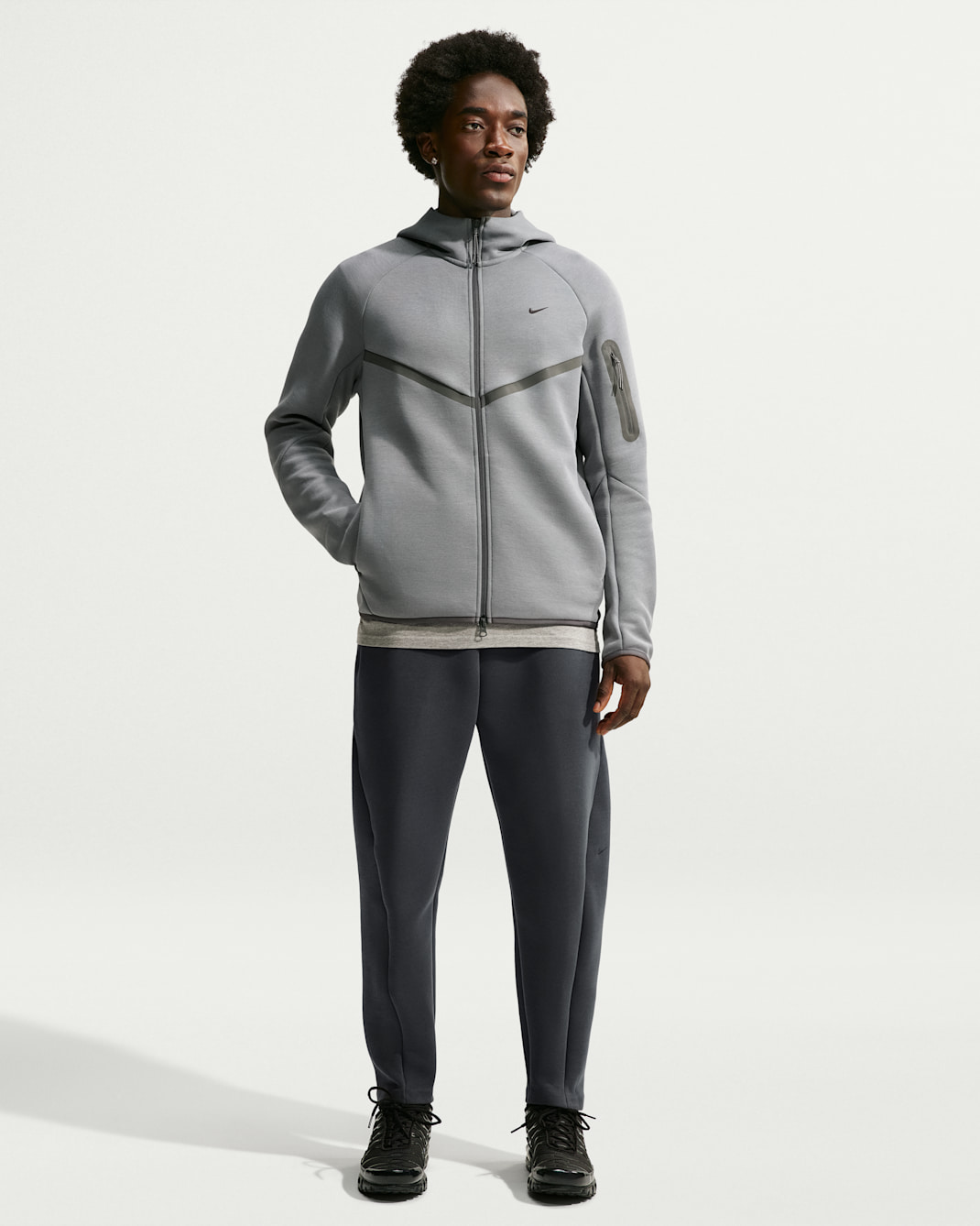 Nike Tech Men's Loose Fleece Pants - Anthracite/Black