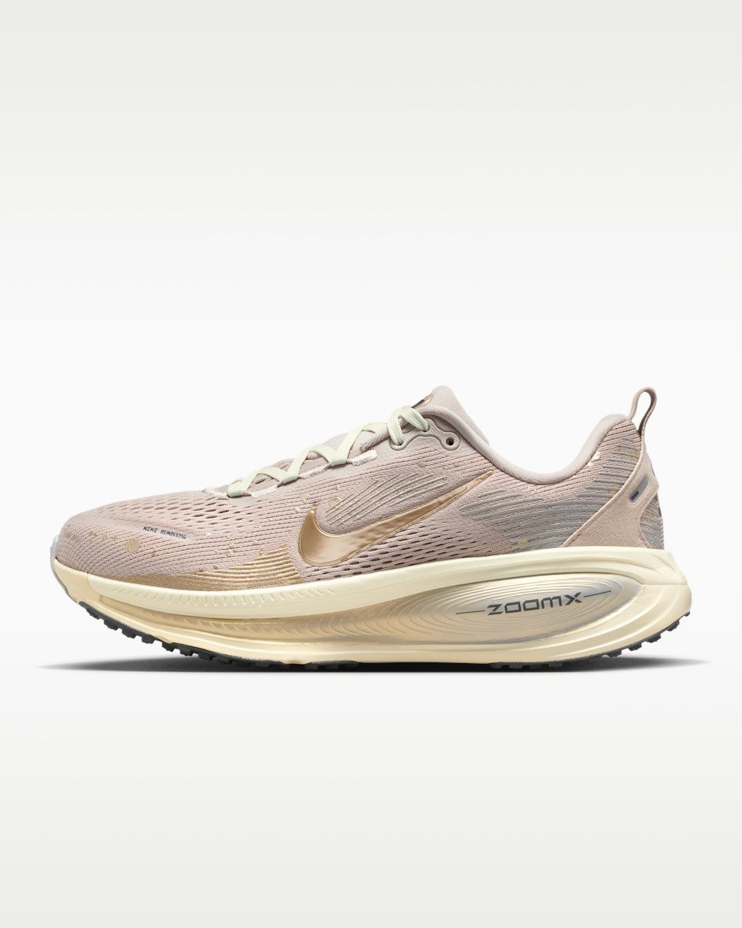 ナイキ ボメロ 18 SE ウィメンズ ロード ランニングシューズ - クリーム2/ココナッツミルク/ライトスモークグレー/メタリックゴールドグレイン
