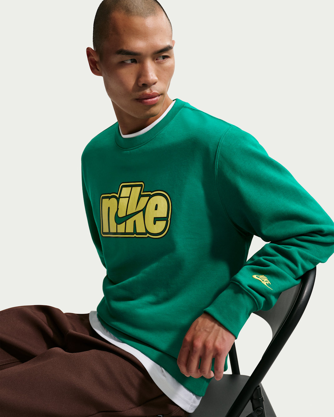 나이키 스포츠웨어 클럽 남성 프렌치 테리 크루넥 스웻셔츠 - 말라카이트/라이트닝