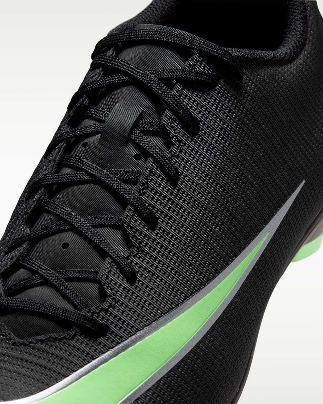 Nike Mercurial Vapor 17 Club Multi-Ground Low-Top Soccer Cleats