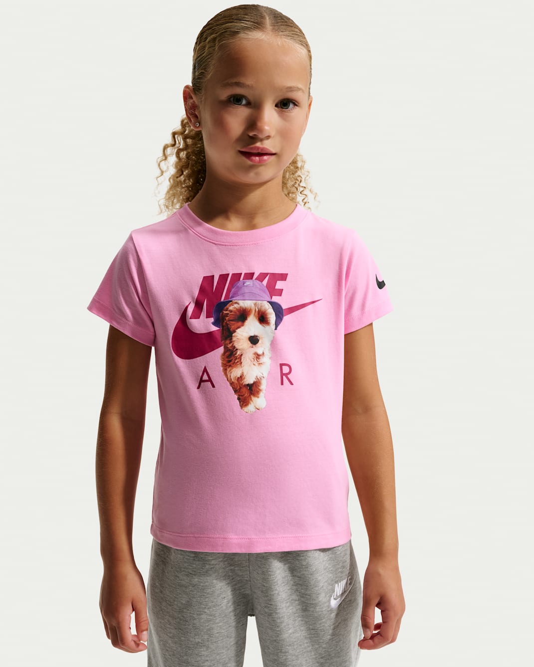Playera con gráfico de cachorrito para niños talla pequeña Nike - Rosa amanecer