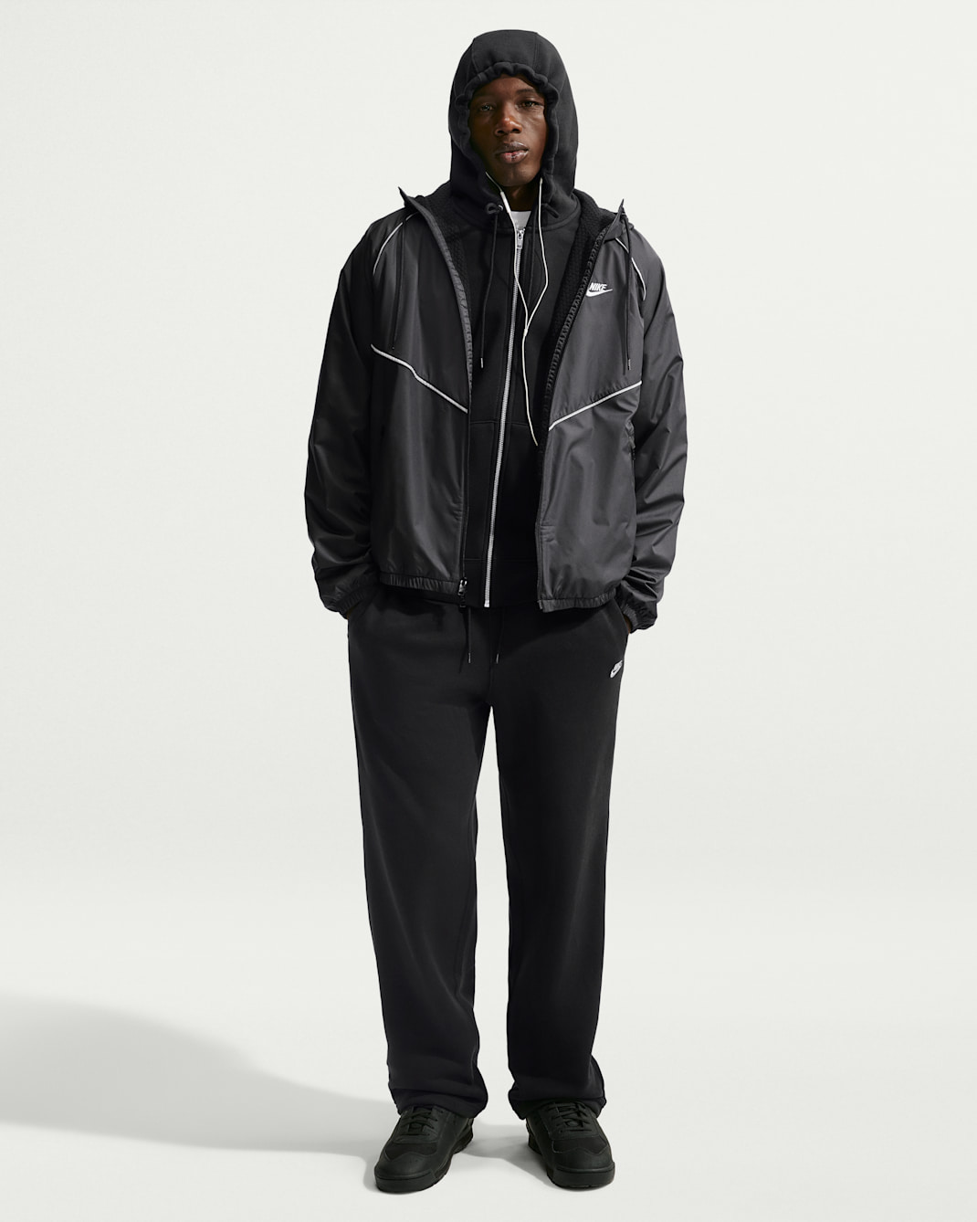 Pantalon à cordons élastiques en Fleece Nike Sportswear Club pour homme - Noir/Noir/Metallic Silver