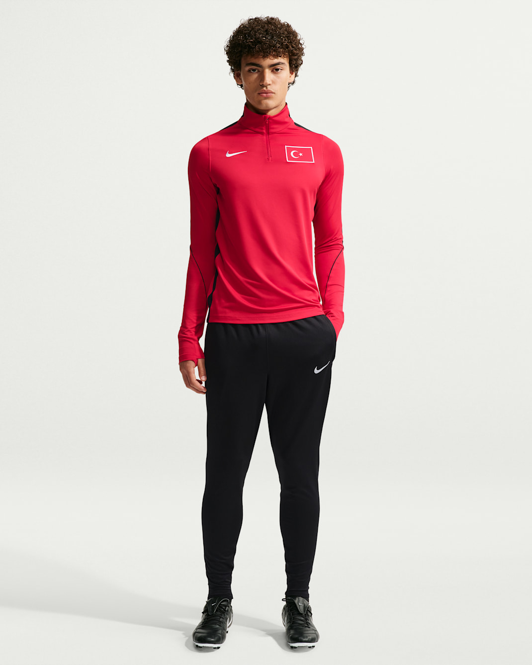 Turkije 2026 Strike broek Nike Dri-FIT voetbalbroek voor heren - Zwart/Sport Red/Wit