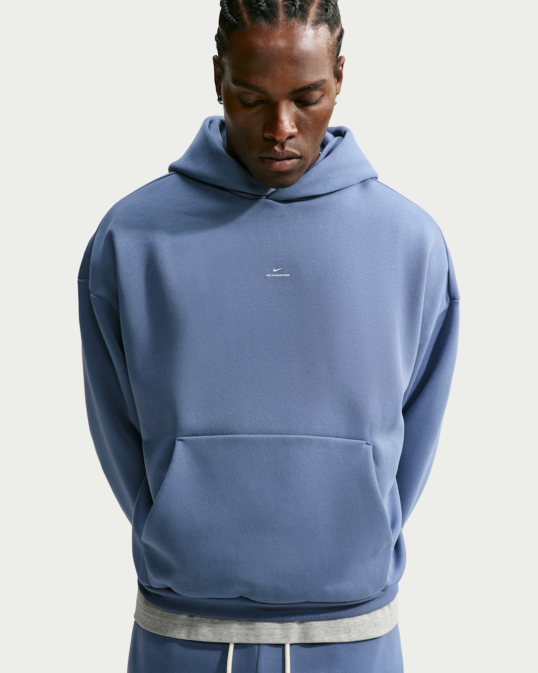 Nike Standard Issue Men's Therma-FIT Brushed Basketball Pullover Hoodie - Diffused Blue/Pale Ivory