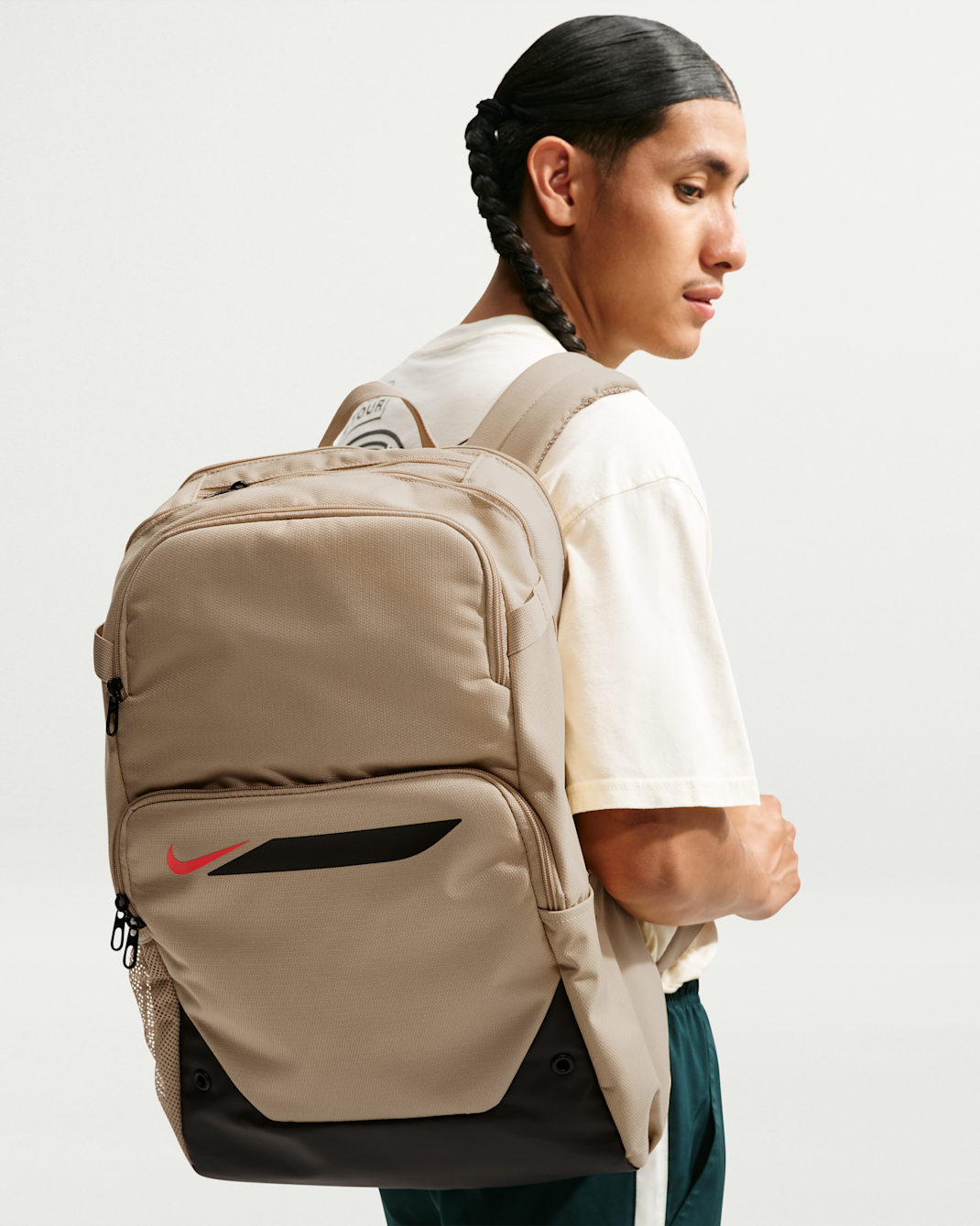 Mochila de futbol Nike Academy (grande, 30 l) - Lino/Negro/Carmesí brillante