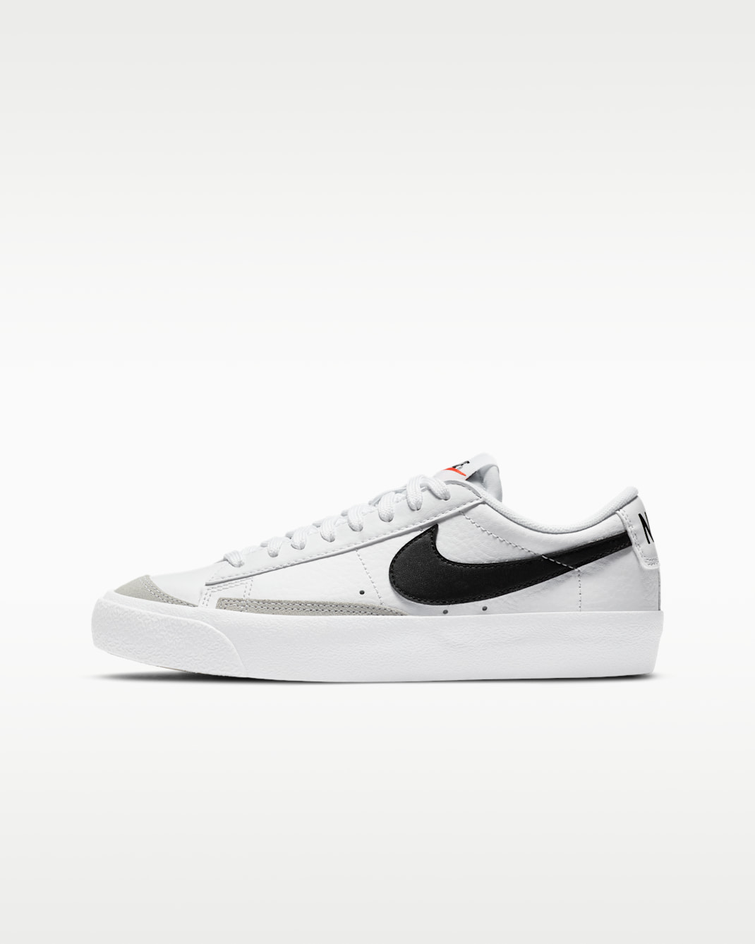 รองเท้าเด็กโต Nike Blazer Low '77 - ขาว/Total Orange/ดำ