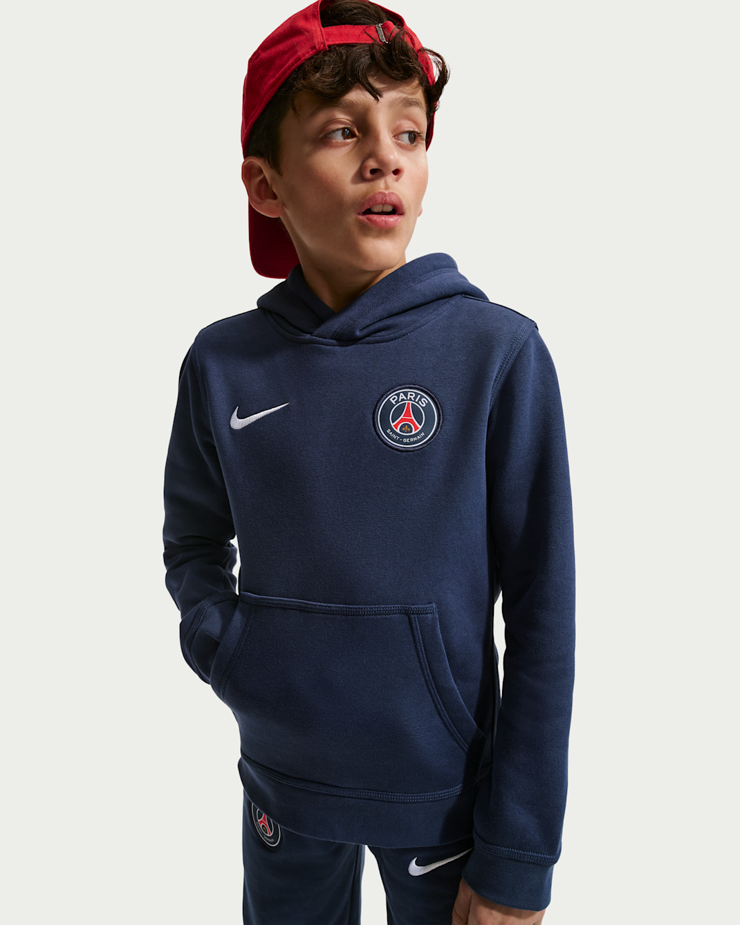 Paris Saint-Germain Club Nike Soccer kapucnis pulóver nagyobb gyerekeknek (fiúknak) - Midnight Navy/Fehér