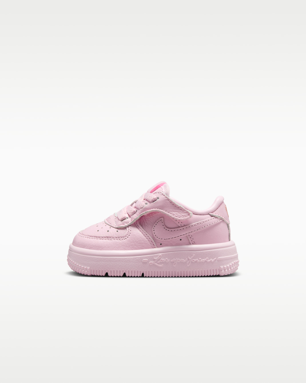 Tenis para bebé e infantil NOCTA Force 1 Low EasyOn - Espuma rosa/Plata metalizado/Tinte cobalto