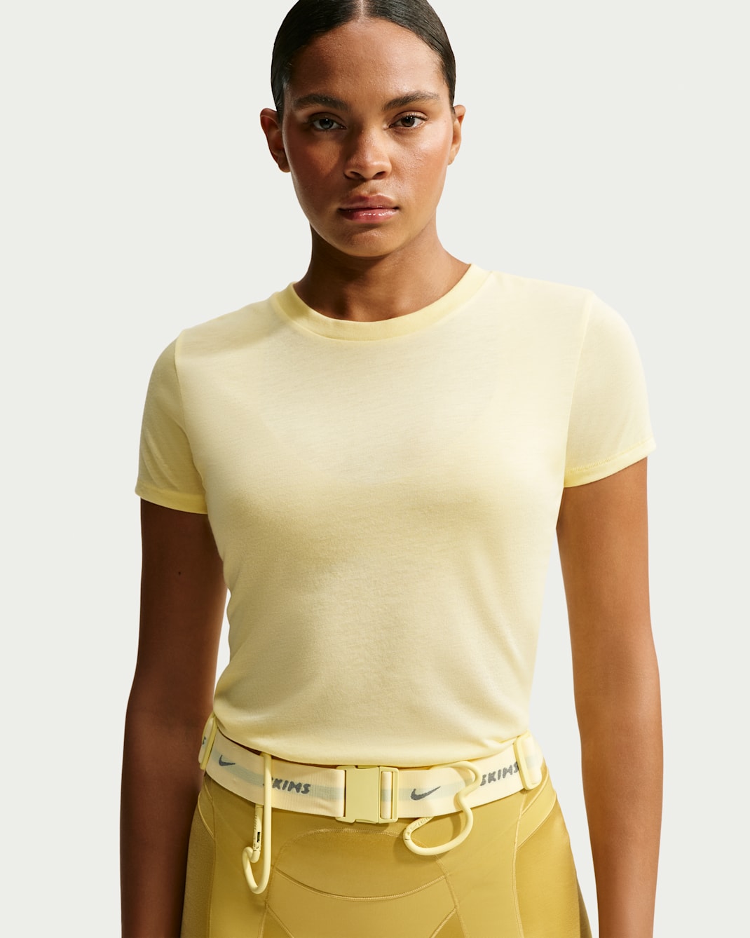Haut à manches courtes NikeSKIMS Performance Cotton Blend pour femme - Bicycle Yellow