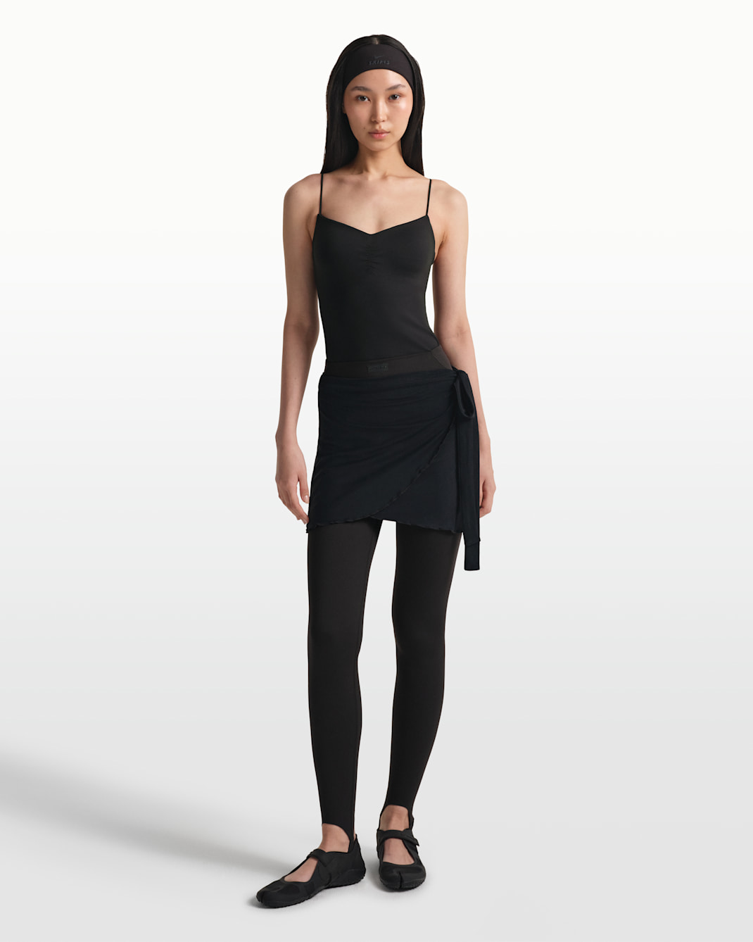 NikeSKIMS Matt Women's V-Panel Stirrup Leggings - NSKM OBSIDIAN